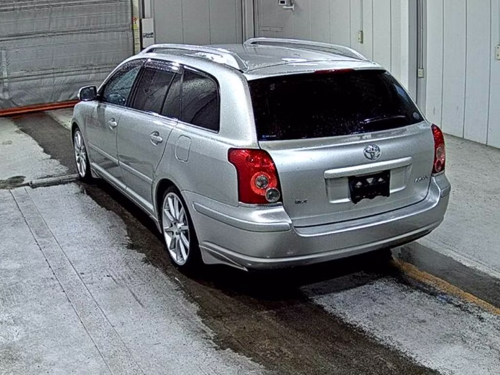 TOYOTA AVENSIS