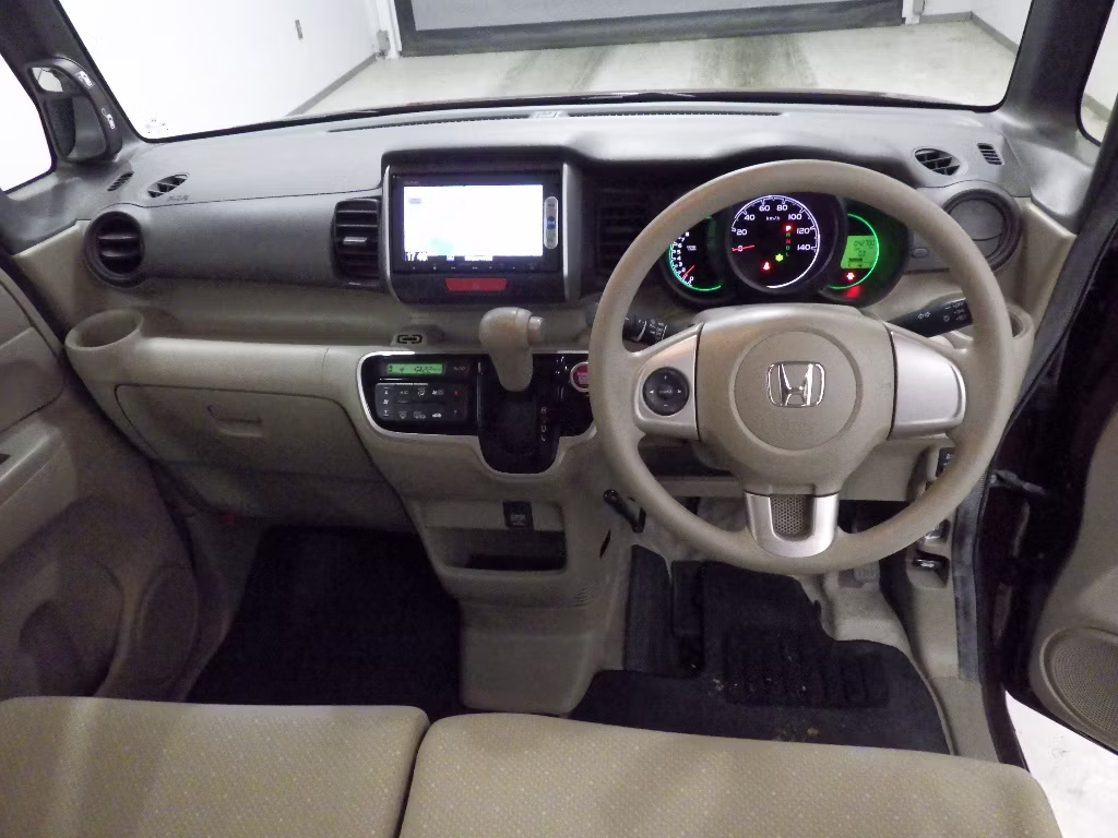HONDA N-BOX+