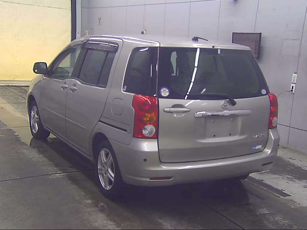 TOYOTA RAUM