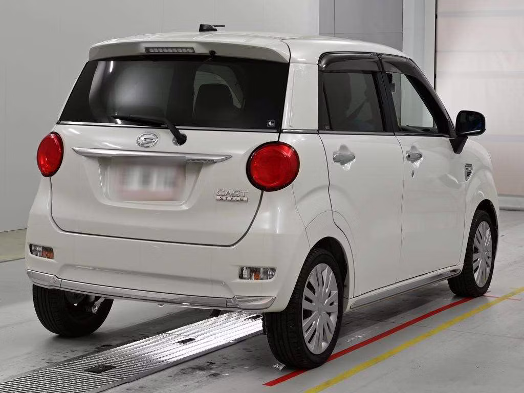 DAIHATSU CAST