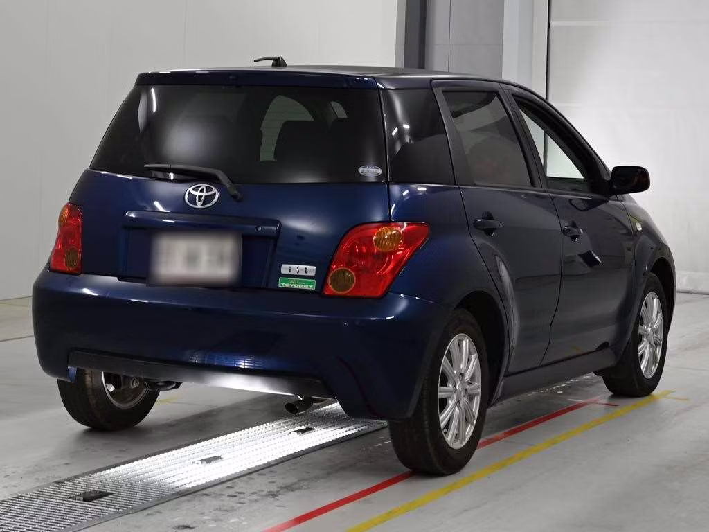 TOYOTA IST