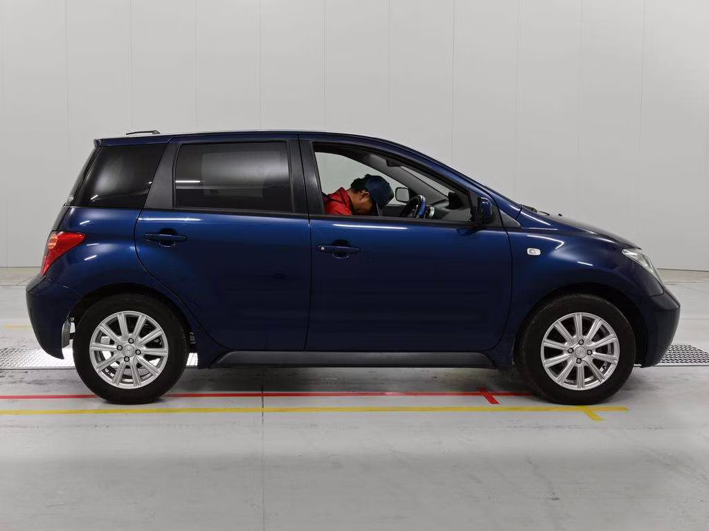TOYOTA IST