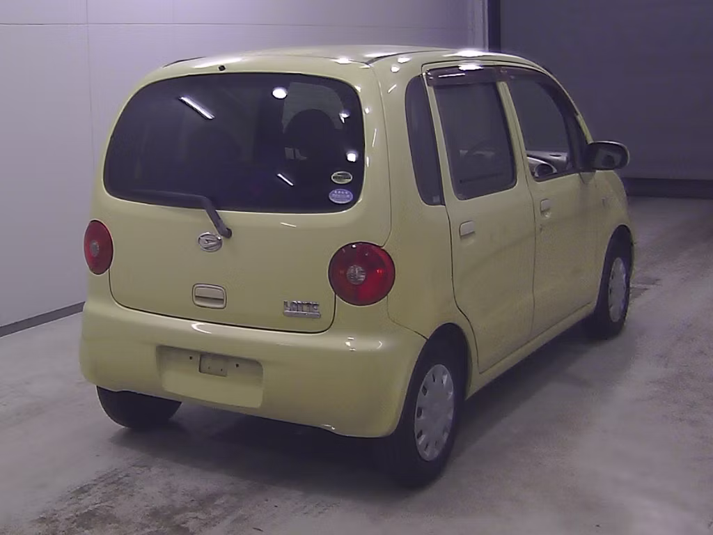 DAIHATSU MOVE LATTE