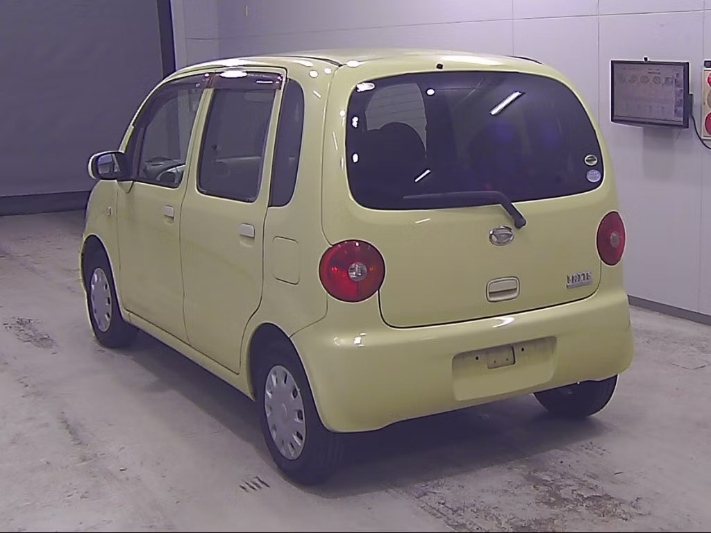 DAIHATSU MOVE LATTE