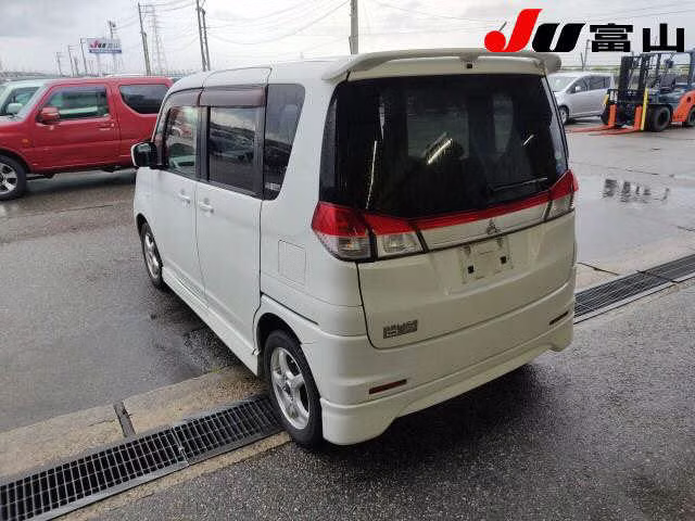 MITSUBISHI DELICA D:2