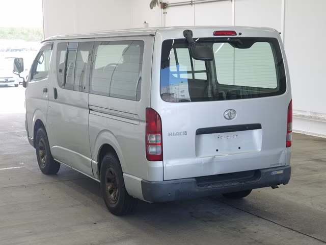 TOYOTA REGIUS ACE
