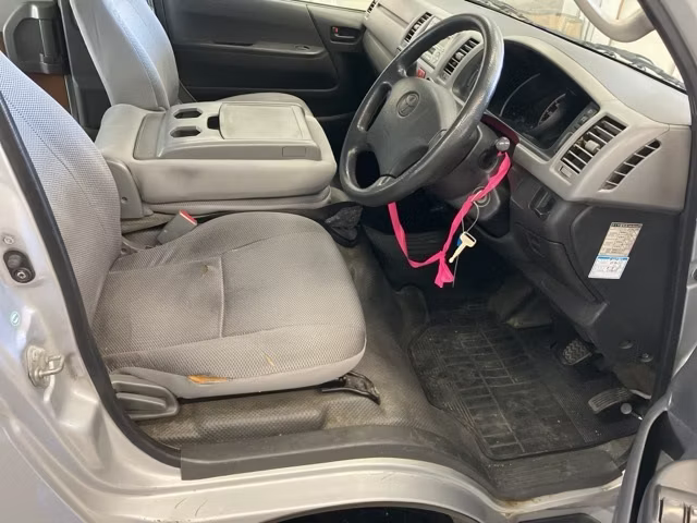 TOYOTA REGIUS ACE