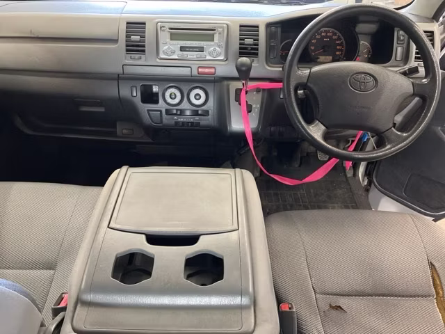 TOYOTA REGIUS ACE