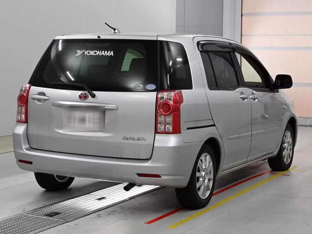 TOYOTA RAUM