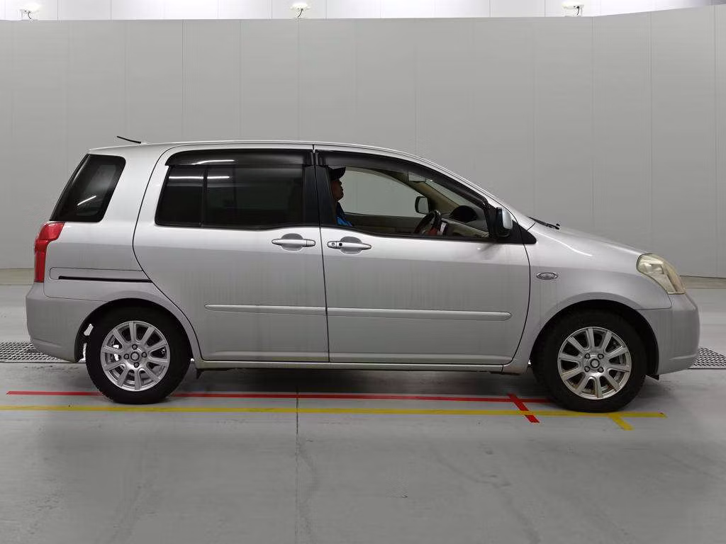 TOYOTA RAUM
