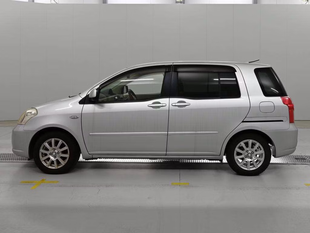 TOYOTA RAUM