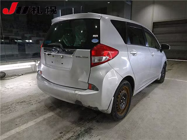 SUBARU TREZIA