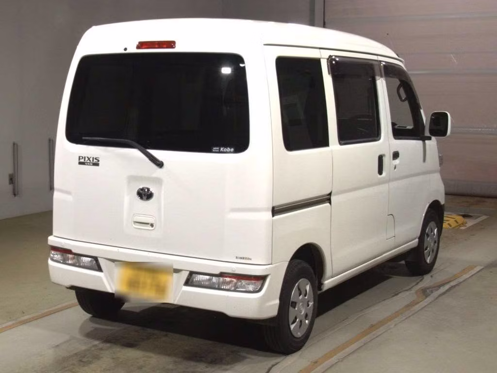 TOYOTA PIXIS VAN