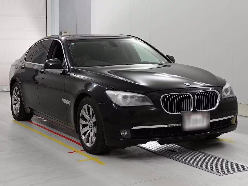 BMW 7-SERIES