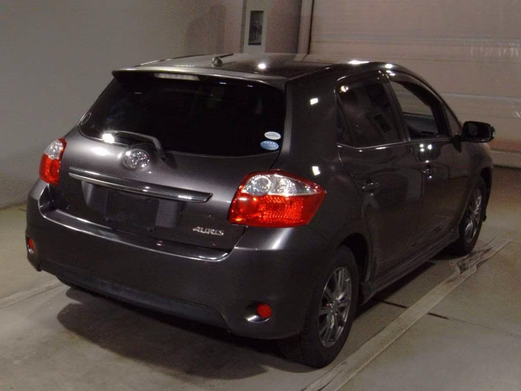 TOYOTA AURIS