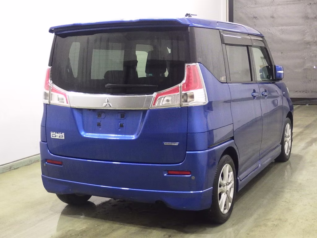MITSUBISHI DELICA D:2