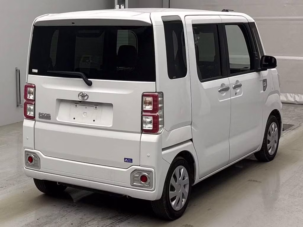 TOYOTA PIXIS MEGA