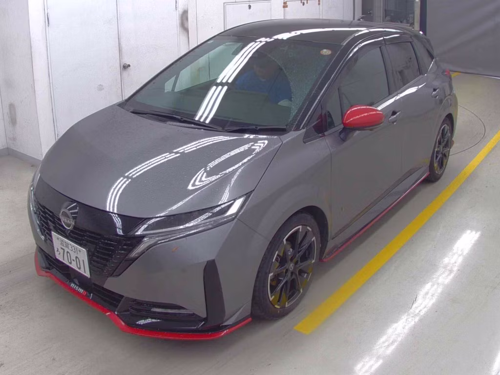 NISSAN AURA