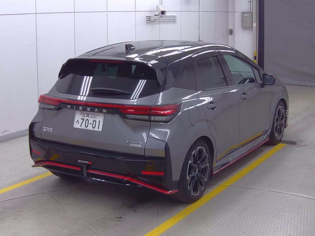 NISSAN AURA