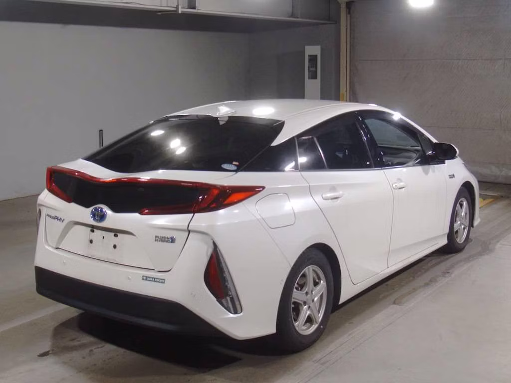 TOYOTA PRIUS PHV