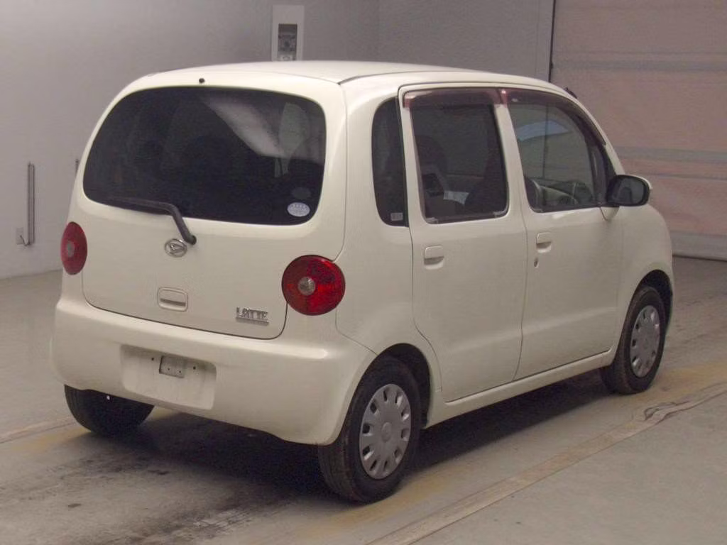 DAIHATSU MOVE LATTE