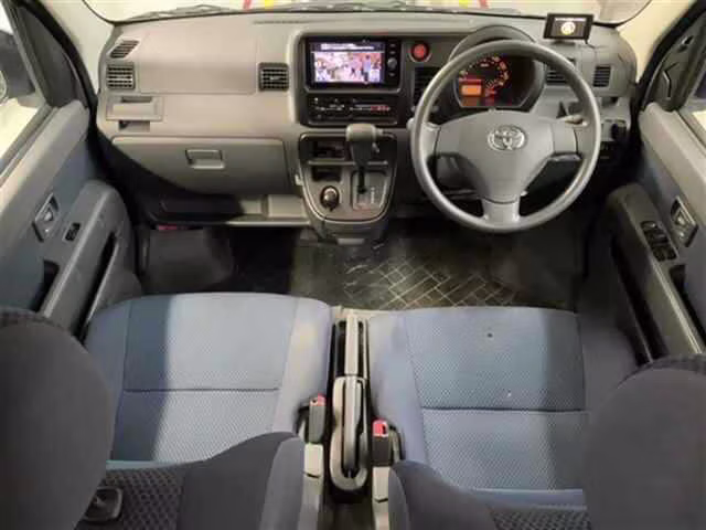 TOYOTA PIXIS VAN