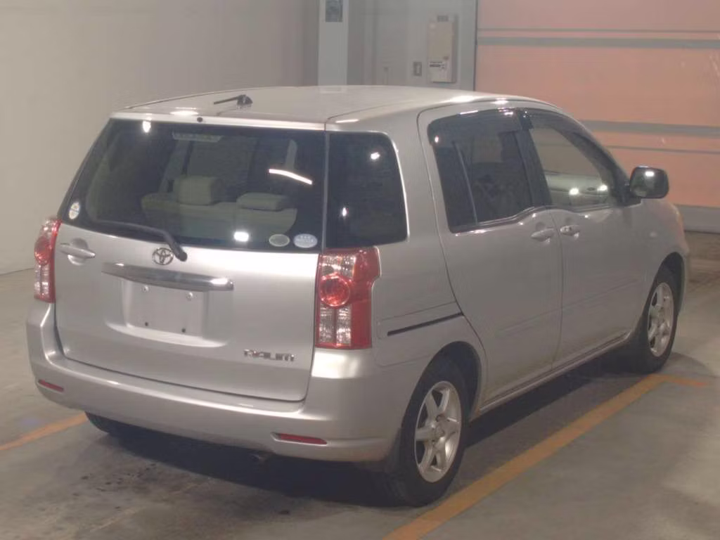 TOYOTA RAUM