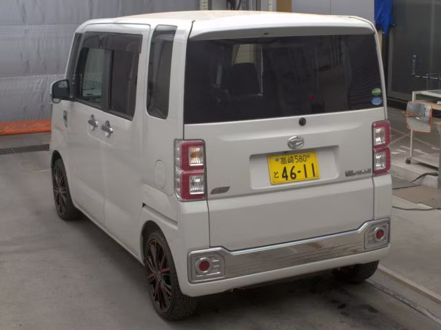 DAIHATSU WAKE
