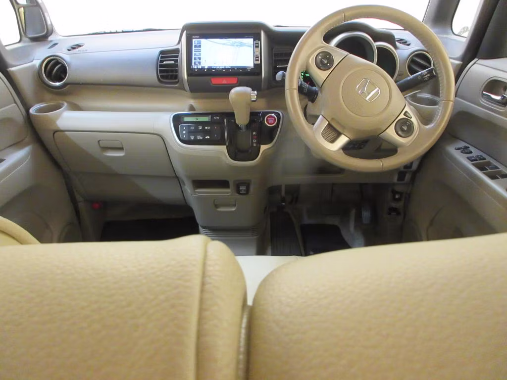 HONDA N-BOX+