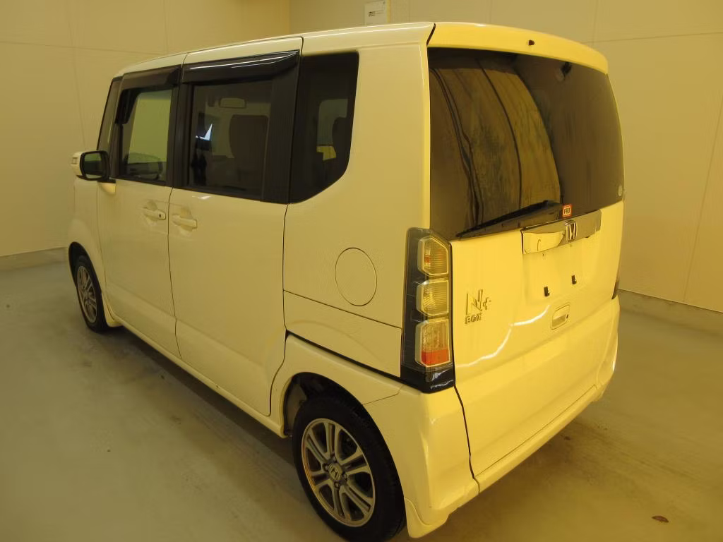 HONDA N-BOX+