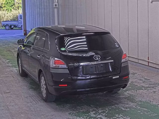 TOYOTA MARK X ZIO