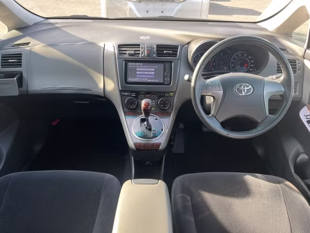 TOYOTA MARK X ZIO