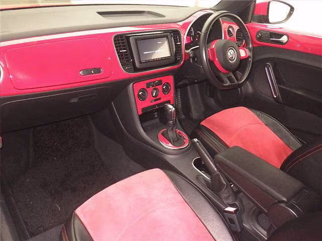 VOLKSWAGEN BEETLE