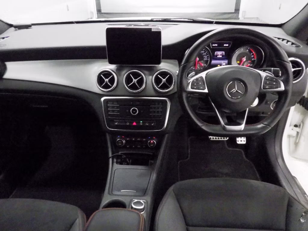 MERCEDES-BENZ CLA-CLASS