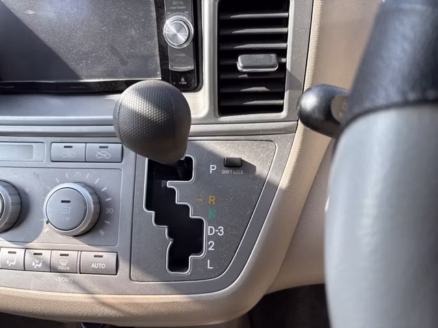 TOYOTA RAUM