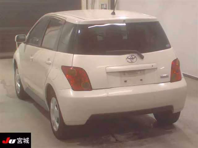TOYOTA IST