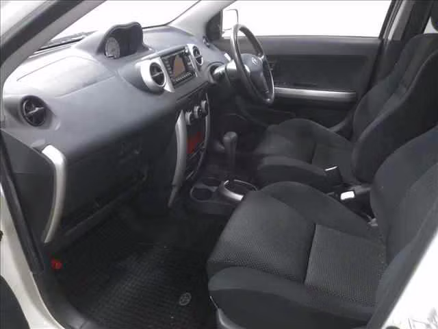 TOYOTA IST