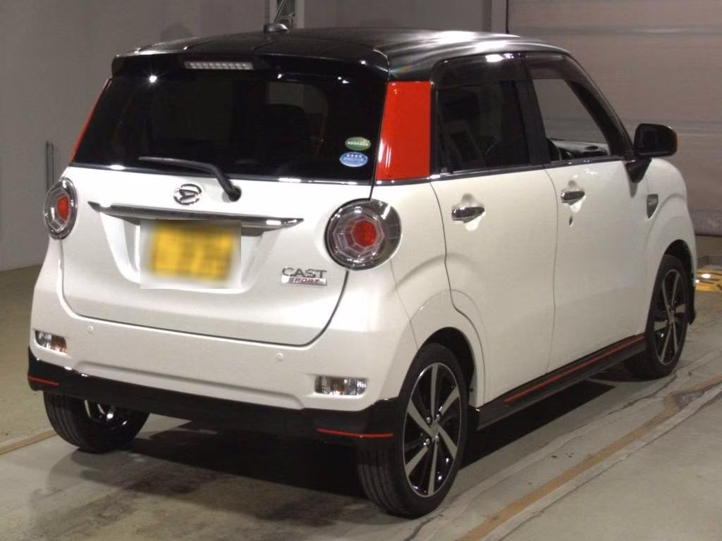 DAIHATSU CAST
