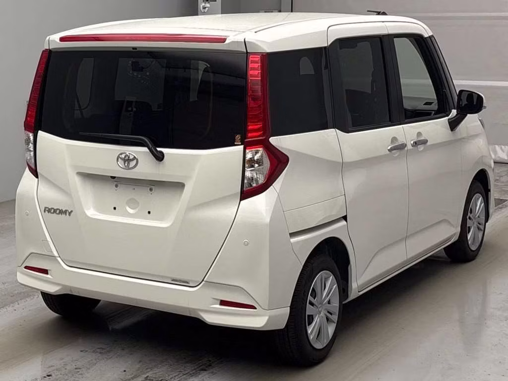 TOYOTA ROOMY