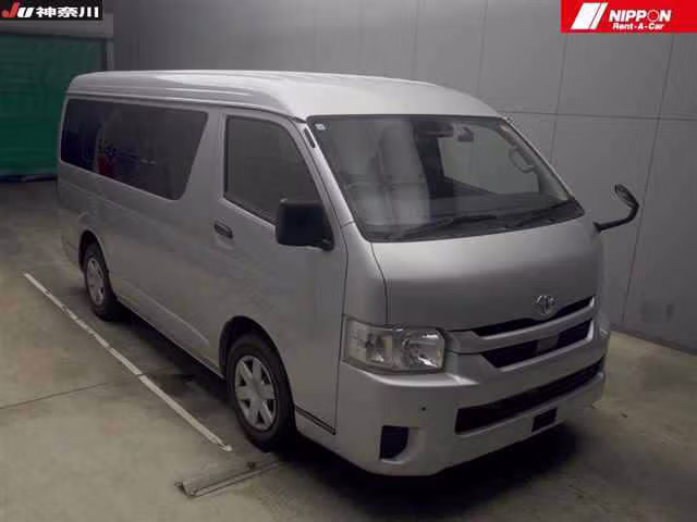 TOYOTA HIACE