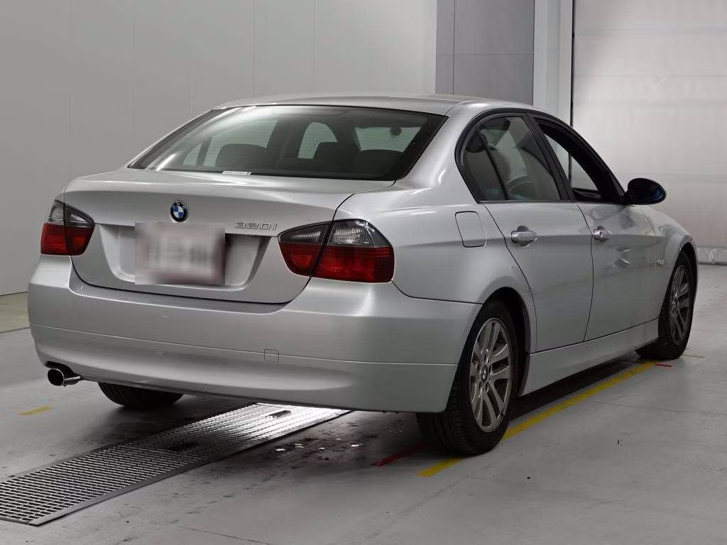 BMW 3-SERIES