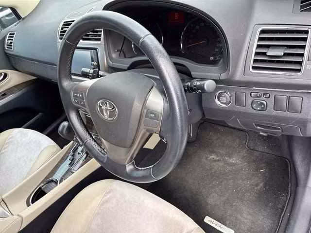 TOYOTA AVENSIS