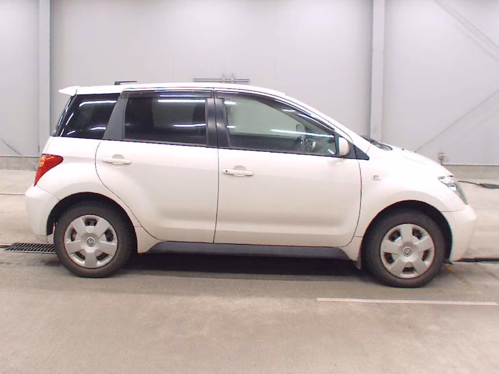 TOYOTA IST