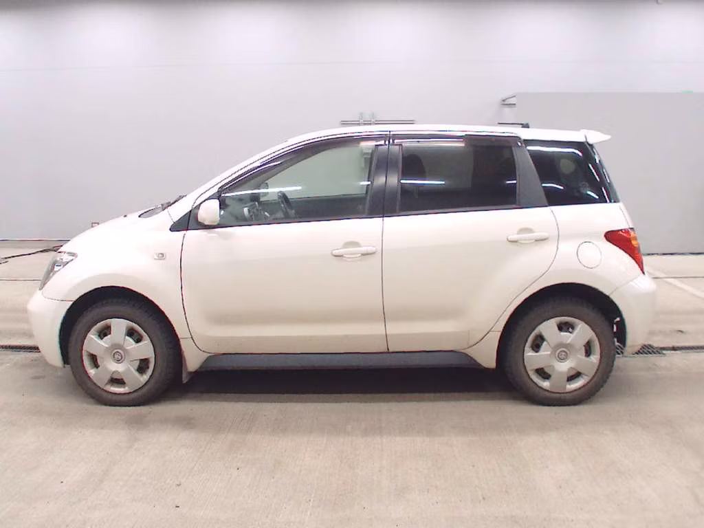 TOYOTA IST