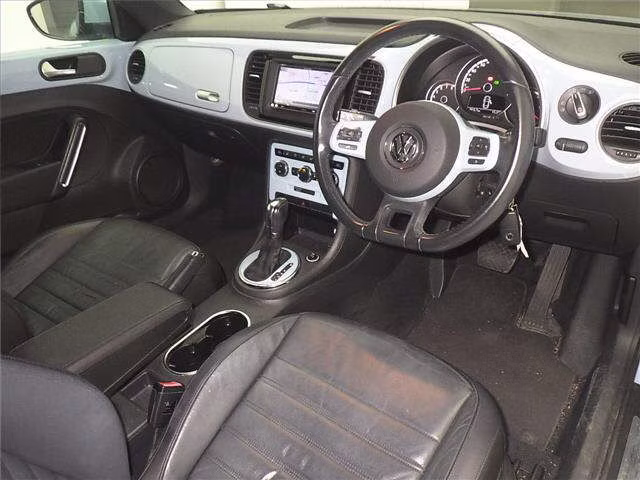 VOLKSWAGEN BEETLE