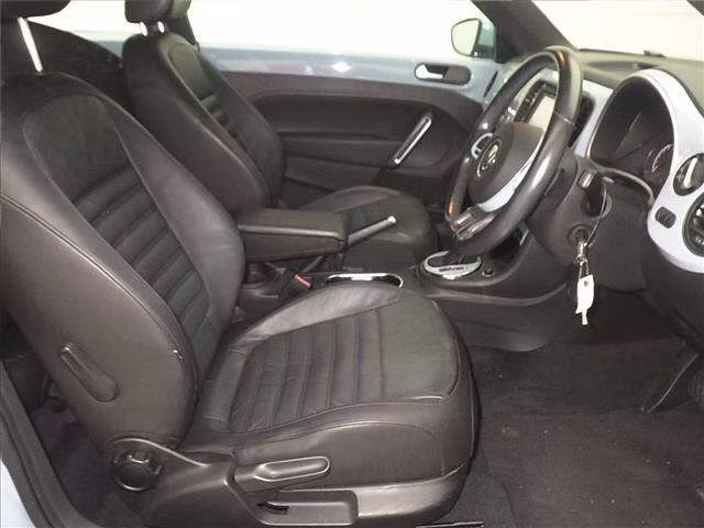 VOLKSWAGEN BEETLE