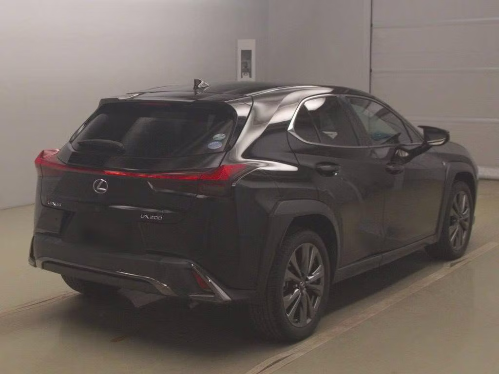 LEXUS UX200