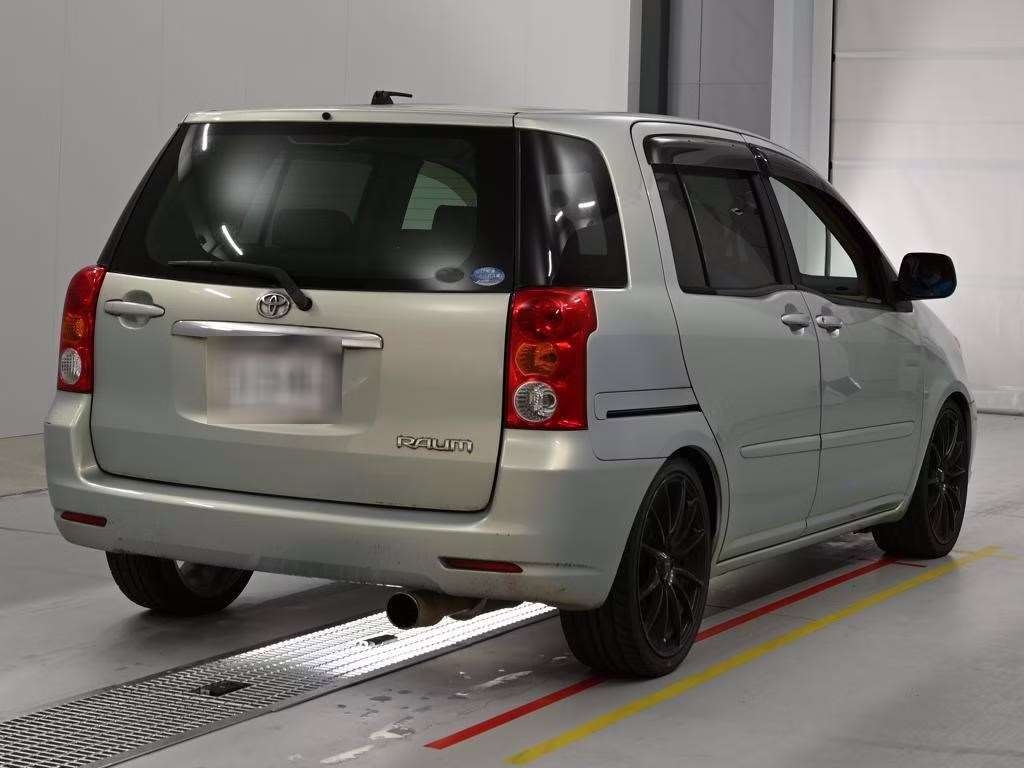 TOYOTA RAUM