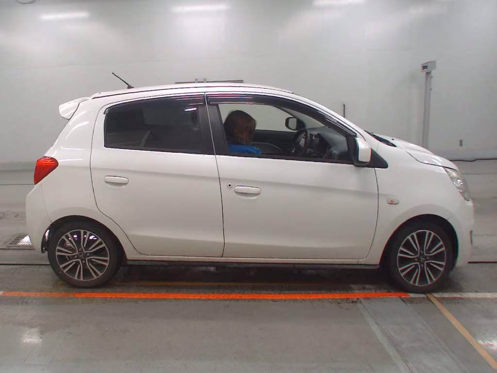MITSUBISHI MIRAGE