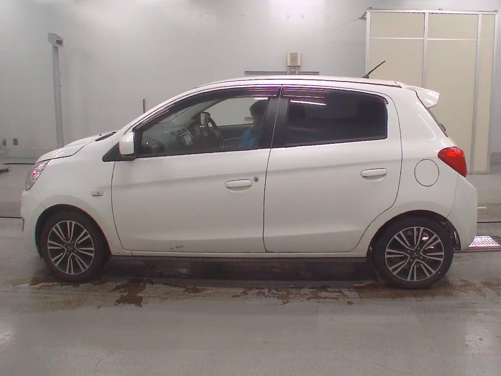 MITSUBISHI MIRAGE